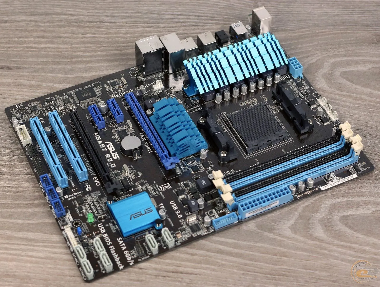 ASUS M5A97 R2.0 AMD Motherboard 970 Socket AM3  ATX ddr3 usb3.0 sata3