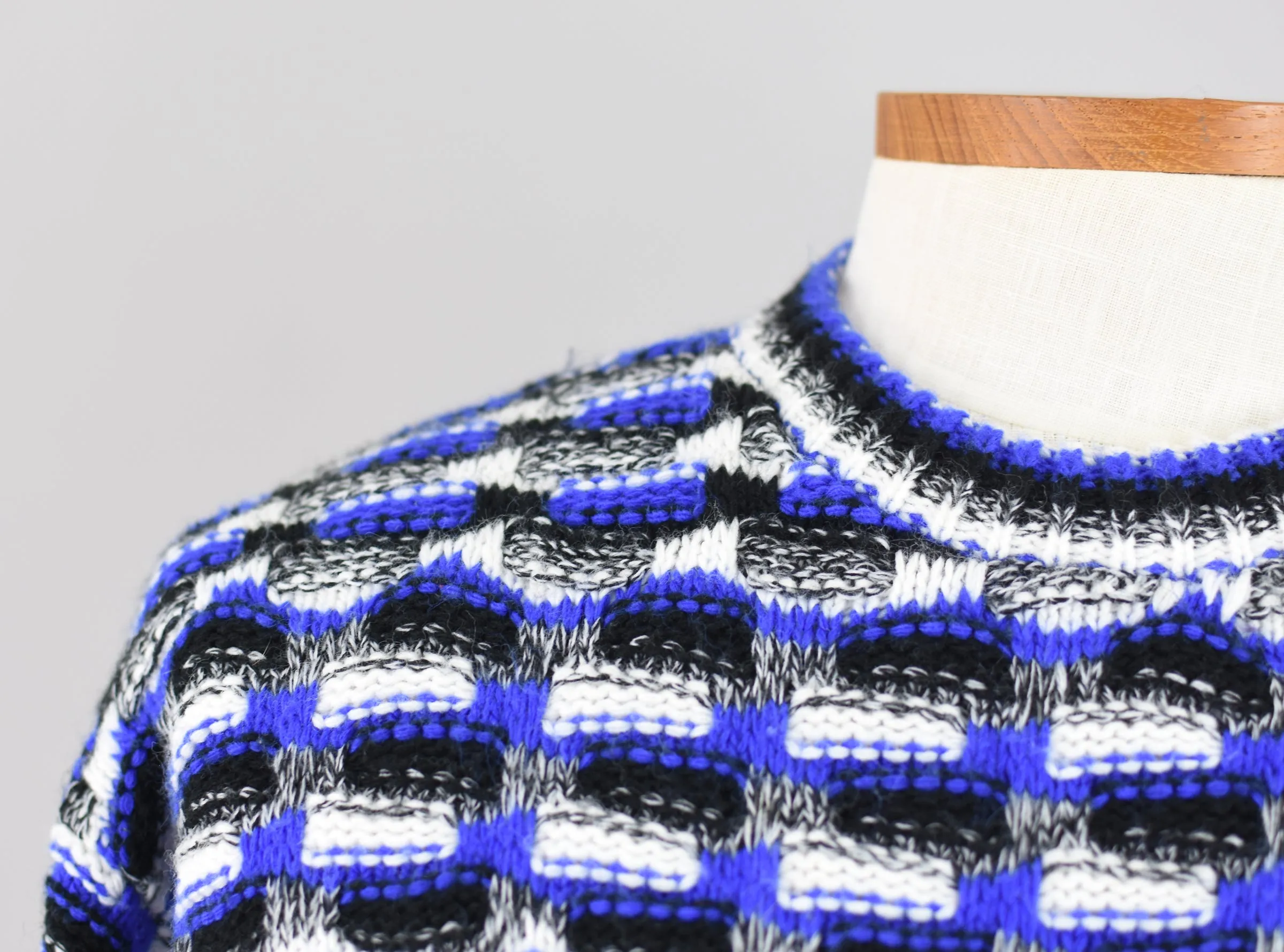 Vintage Woven Textured Blue & Black Sweater, Men's Medium